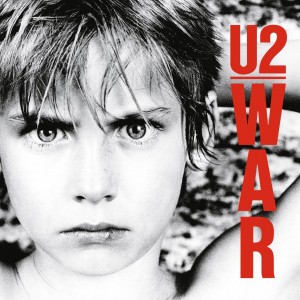 Szupersztárok arcképe kölyökkutya korukból: U2: War (1983)